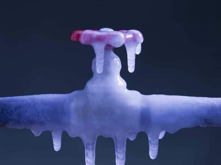 picture of a very frozen pipe